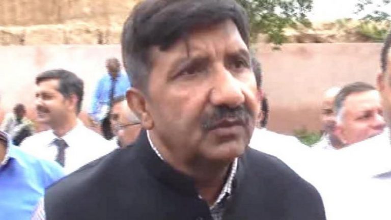 मृतक पुलिसकर्मी के परिजनों ने उठाया अग्निहोत्री के ‘झूठ’ से पर्दा