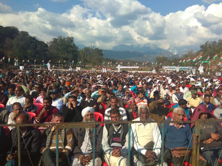 चंबी रैली: शक्ति प्रदर्शन, भूखे-प्यासे कार्यकर्ता, रफ़ाल पर लड़खड़ाते राहुल