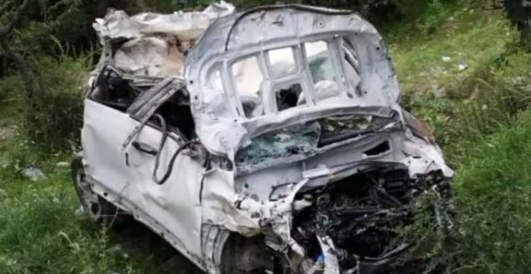 सड़क हादसे में दो शिक्षकों समेत चार की मौत, एक घायल